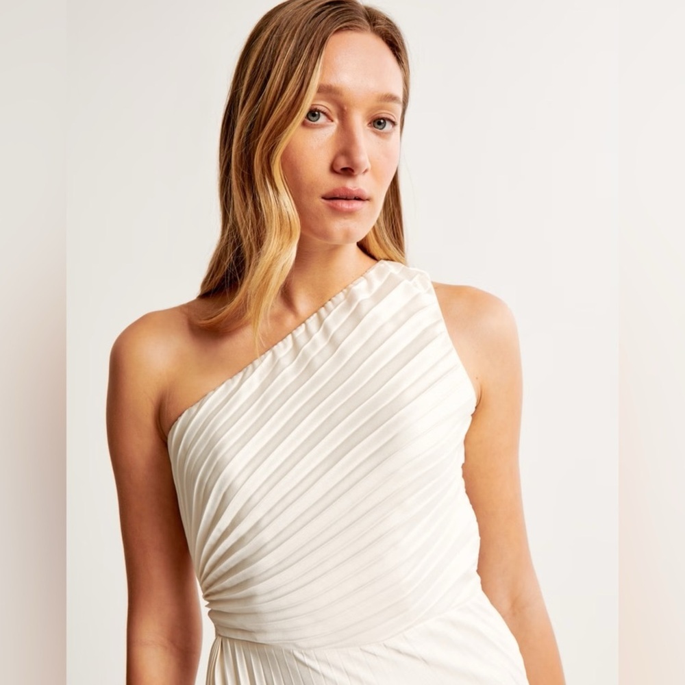 The A&F Giselle Pleated One-Shoulder Maxi Dress M NWT - Picture 2 of 6